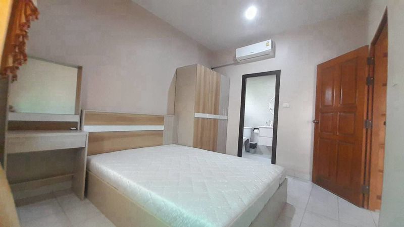 Spacious Pool Villa 4 Bed, 5 Bath 191 SQW. @ Pattaya Land and House Village