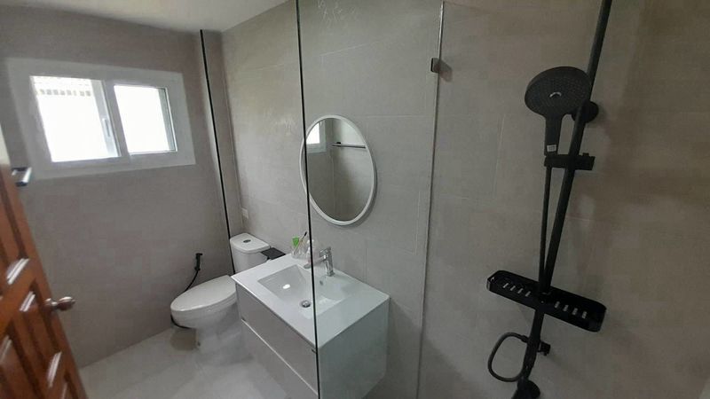 Spacious Pool Villa 4 Bed, 5 Bath 191 SQW. @ Pattaya Land and House Village