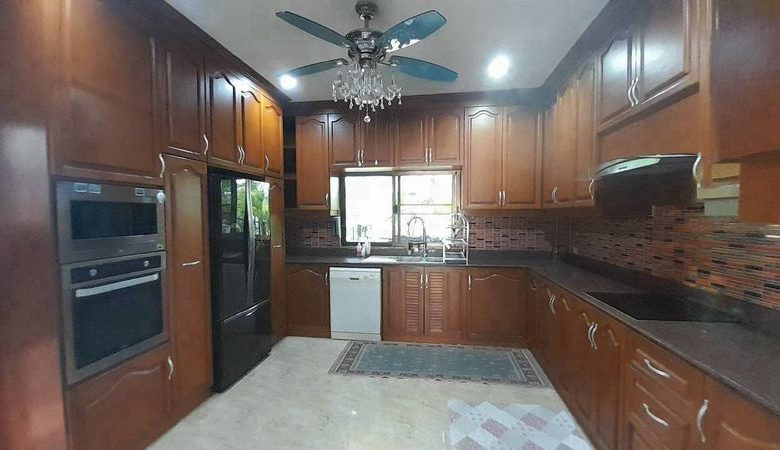 Spacious Pool Villa 4 Bed, 5 Bath 191 SQW. @ Pattaya Land and House Village