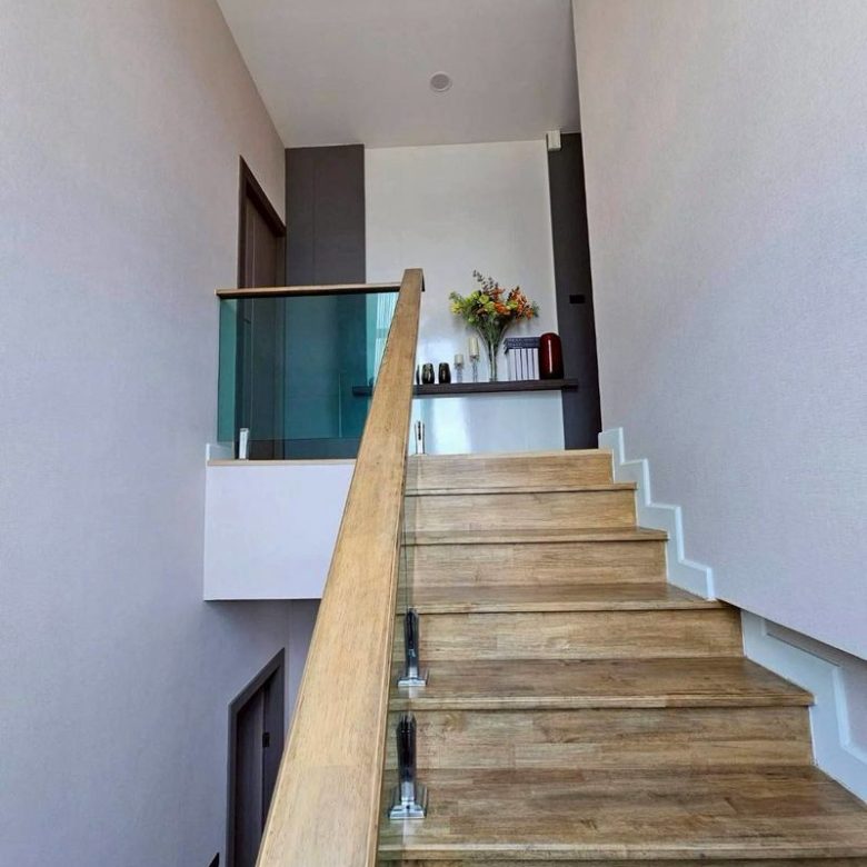 Detached House 2-Story 4 Bed, 4 Bath 57.5 SQW.@ Huai Yai Soi K9