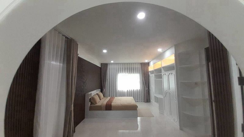 Spacious Pool Villa 4 Bed, 5 Bath 191 SQW. @ Pattaya Land and House Village