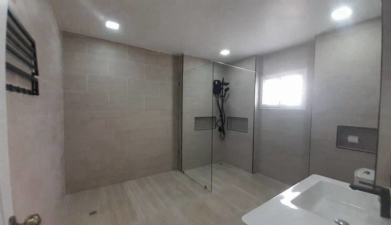 Spacious Pool Villa 4 Bed, 5 Bath 191 SQW. @ Pattaya Land and House Village