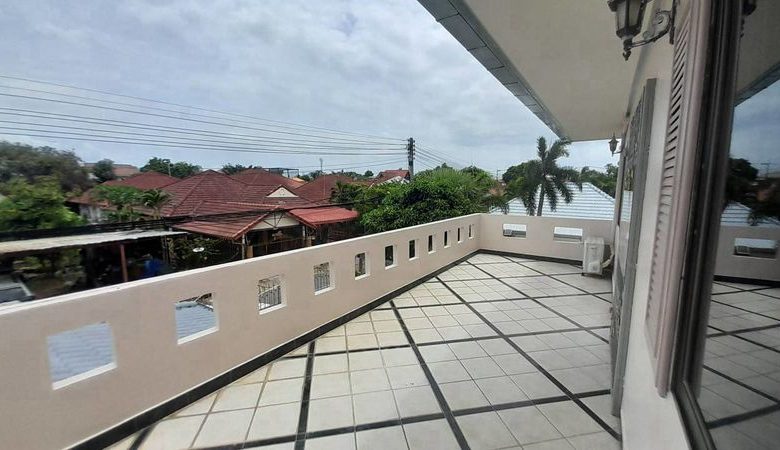 Spacious Pool Villa 4 Bed, 5 Bath 191 SQW. @ Pattaya Land and House Village