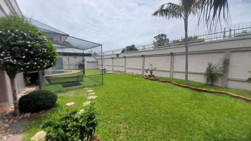 Spacious Pool Villa 4 Bed, 5 Bath 191 SQW. @ Pattaya Land and House Village