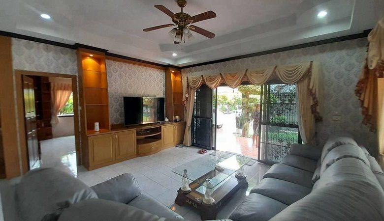 Spacious Pool Villa 4 Bed, 5 Bath 191 SQW. @ Pattaya Land and House Village