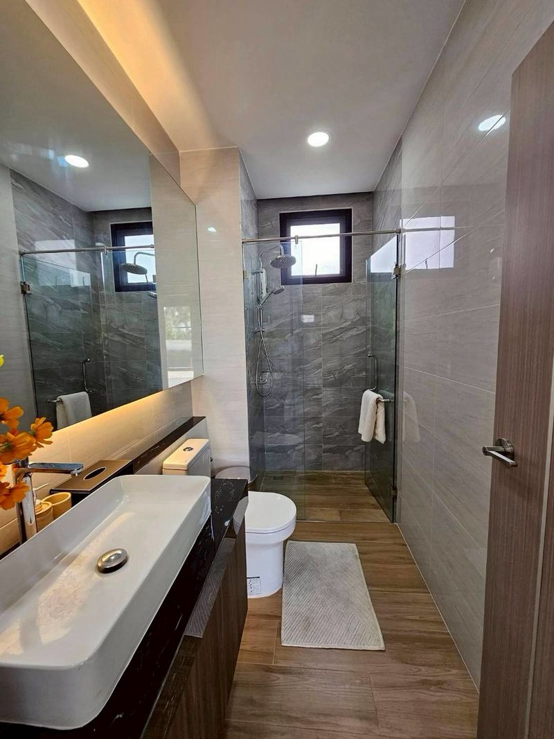 Detached House 2-Story 4 Bed, 4 Bath 57.5 SQW.@ Huai Yai Soi K9