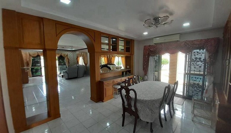 Spacious Pool Villa 4 Bed, 5 Bath 191 SQW. @ Pattaya Land and House Village