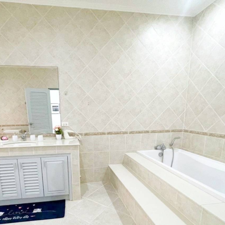 For Sale/Rent: At Majestic Residence @ Pratumnak Hill