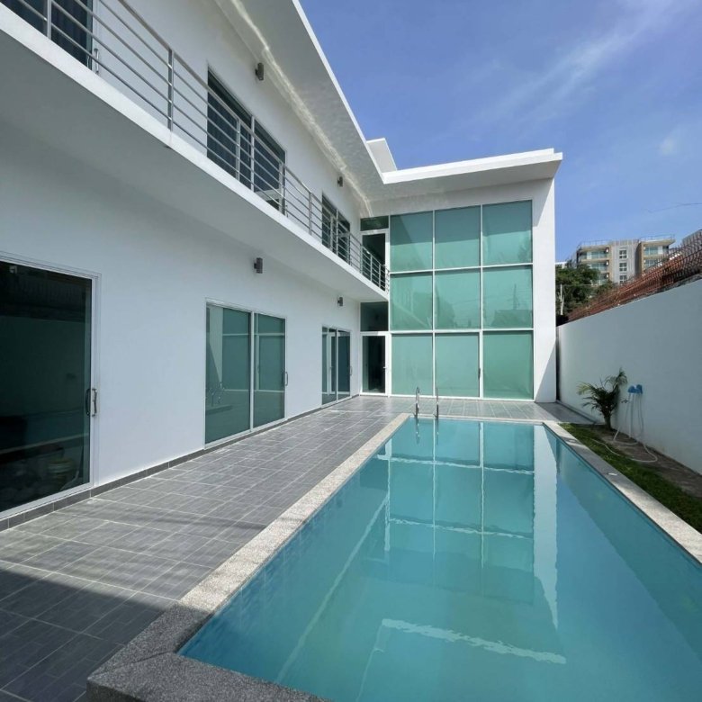 New modern Pool Villa 6 Bed, 7 Bath 80.5 SQW. @ Pratumnak Hill