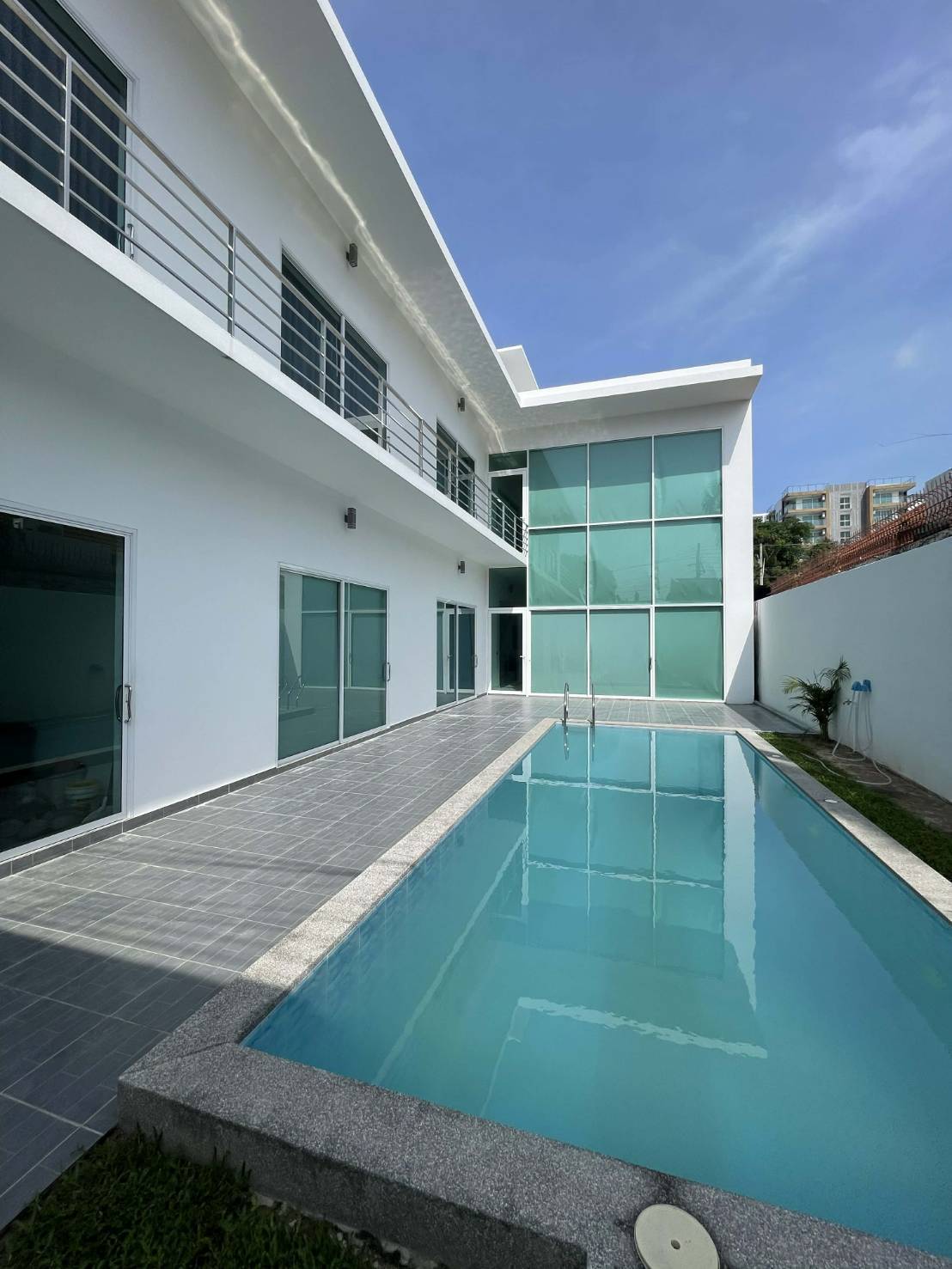 404620_0 New modern Pool Villa 6 Bed, 7 Bath 80.5 SQW. @ Pratumnak Hill
