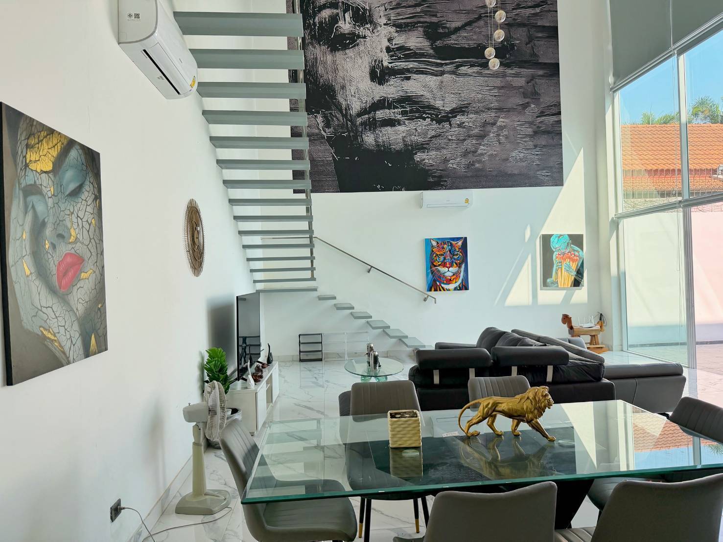 New modern Pool Villa 6 Bed, 7 Bath 80.5 SQW. @ Pratumnak Hill