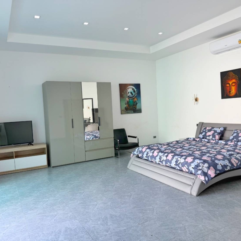 New modern Pool Villa 6 Bed, 7 Bath 80.5 SQW. @ Pratumnak Hill