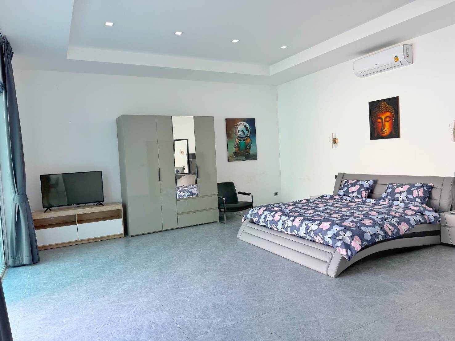 New modern Pool Villa 6 Bed, 7 Bath 80.5 SQW. @ Pratumnak Hill