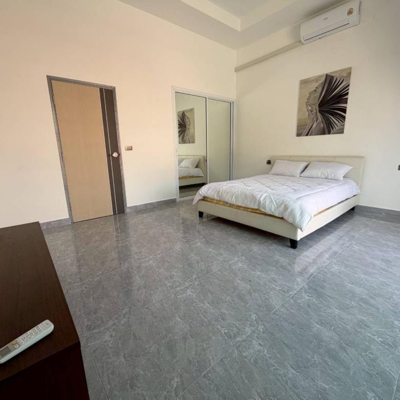 New modern Pool Villa 6 Bed, 7 Bath 80.5 SQW. @ Pratumnak Hill