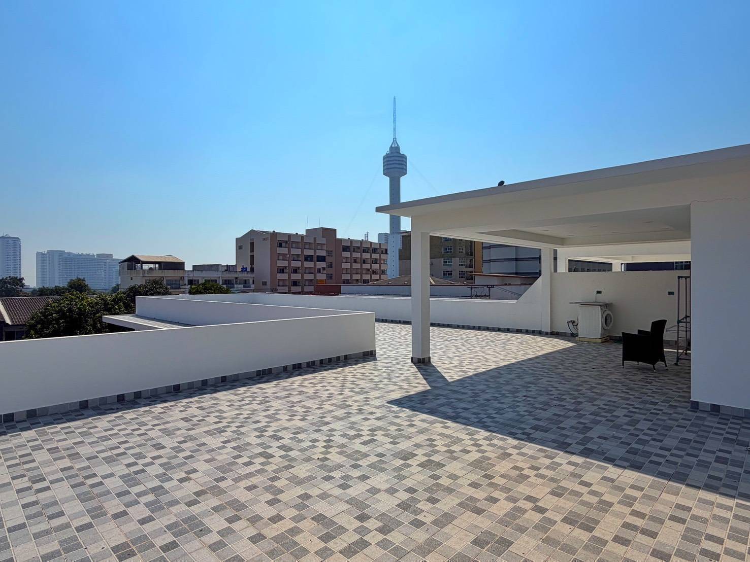 New modern Pool Villa 6 Bed, 7 Bath 80.5 SQW. @ Pratumnak Hill