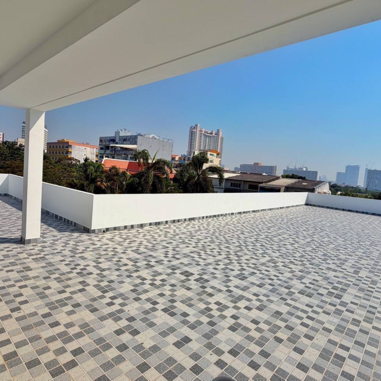 New modern Pool Villa 6 Bed, 7 Bath 80.5 SQW. @ Pratumnak Hill
