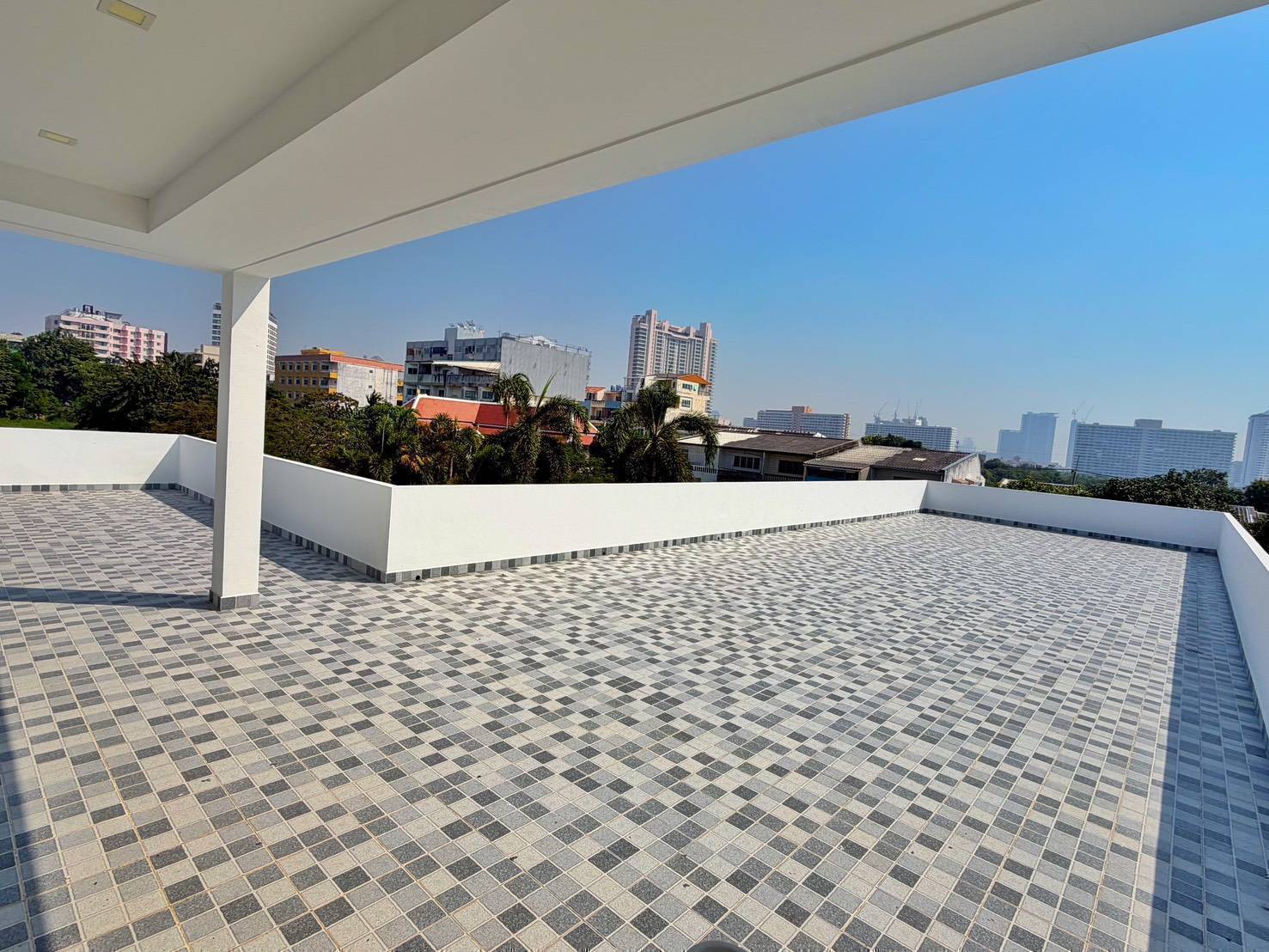 New modern Pool Villa 6 Bed, 7 Bath 80.5 SQW. @ Pratumnak Hill