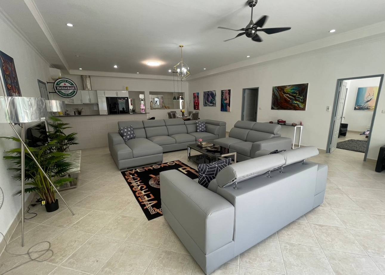 For Sale/Rent: At Majestic Residence @ Pratumnak Hill