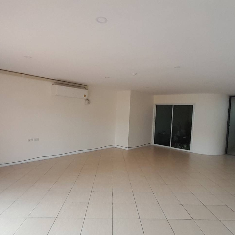 For Sale: Condo Executive Residence 4 @ Pratumnak hill