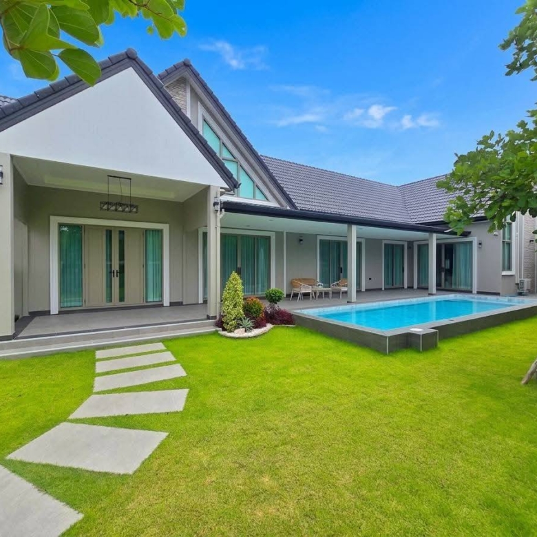 For Sale : (Pre-sale): Luxury Pool Villa @ Soi Chaipornvithi 22, Pornpraphanimit 19