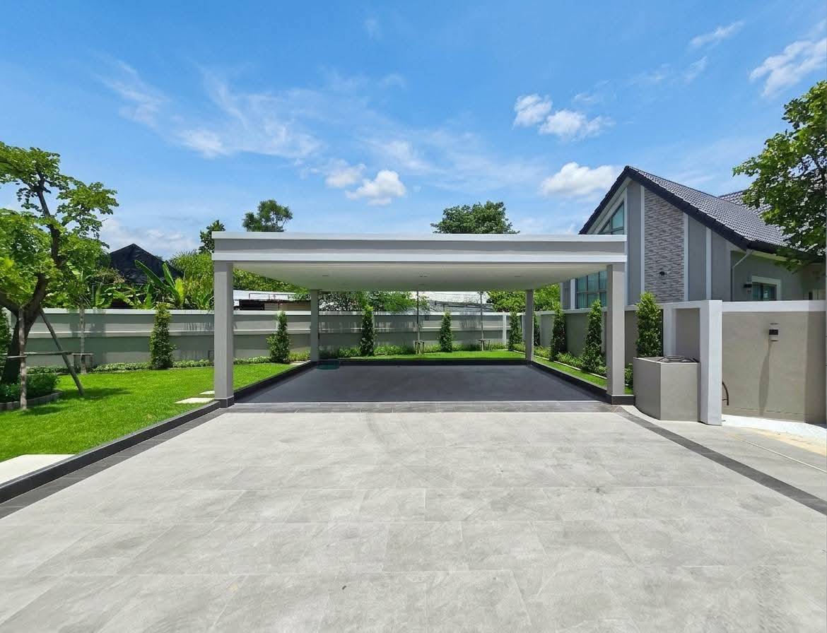 For Sale : (Pre-sale): Luxury Pool Villa @ Soi Chaipornvithi 22, Pornpraphanimit 19