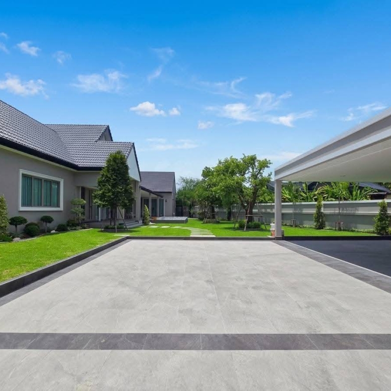 For Sale : (Pre-sale): Luxury Pool Villa @ Soi Chaipornvithi 22, Pornpraphanimit 19