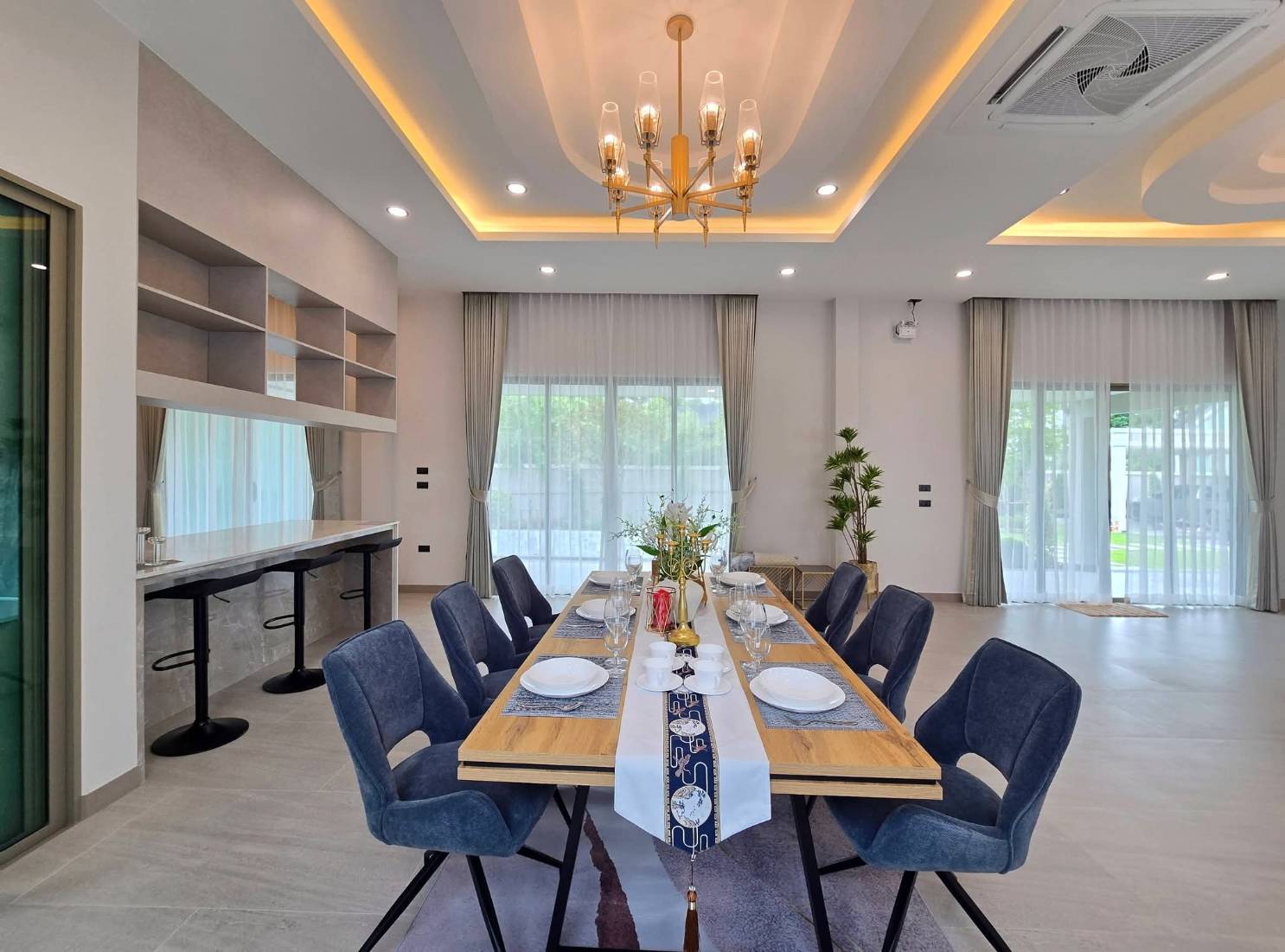 For Sale : (Pre-sale): Luxury Pool Villa @ Soi Chaipornvithi 22, Pornpraphanimit 19