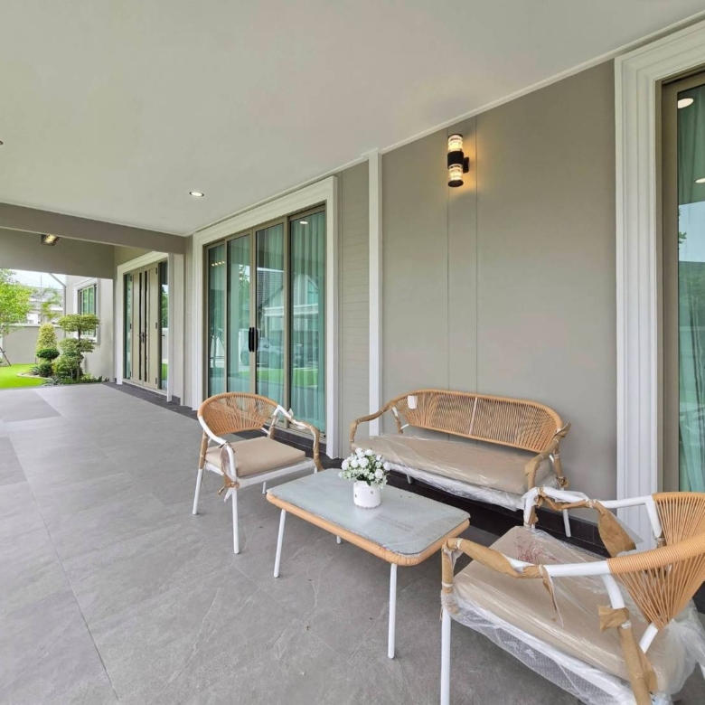 For Sale : (Pre-sale): Luxury Pool Villa @ Soi Chaipornvithi 22, Pornpraphanimit 19