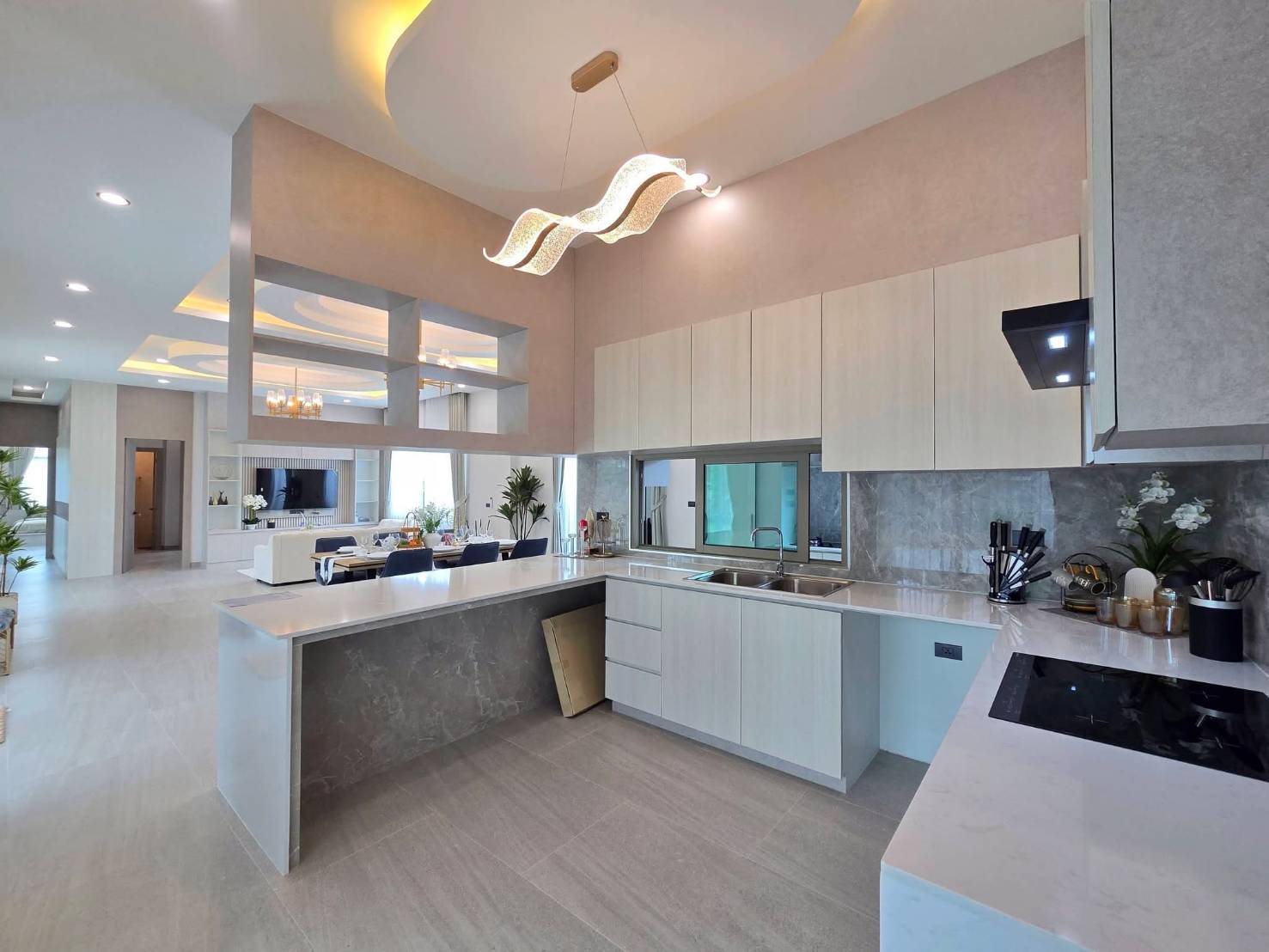 For Sale : (Pre-sale): Luxury Pool Villa @ Soi Chaipornvithi 22, Pornpraphanimit 19