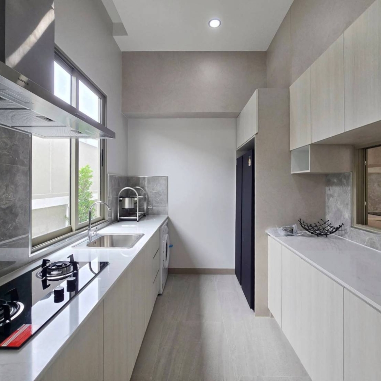 For Sale : (Pre-sale): Luxury Pool Villa @ Soi Chaipornvithi 22, Pornpraphanimit 19