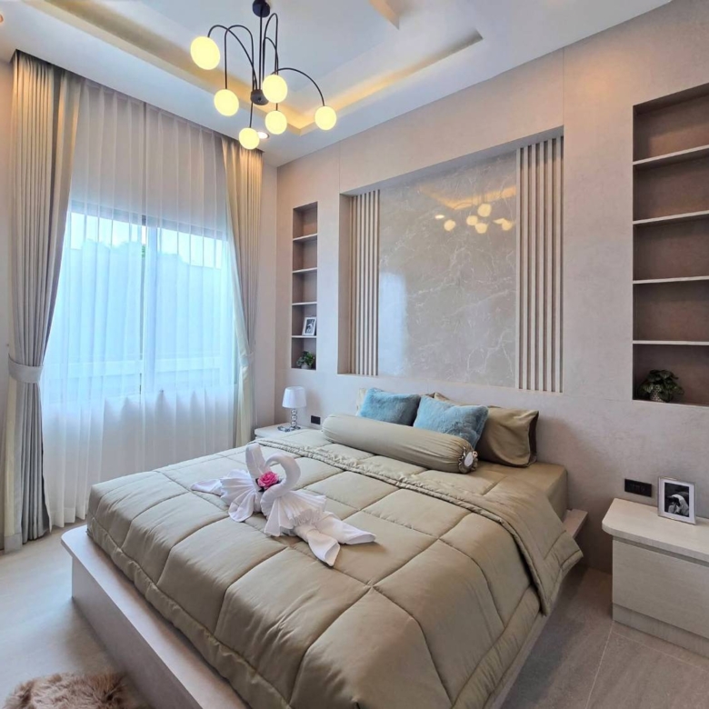 For Sale : (Pre-sale): Luxury Pool Villa @ Soi Chaipornvithi 22, Pornpraphanimit 19