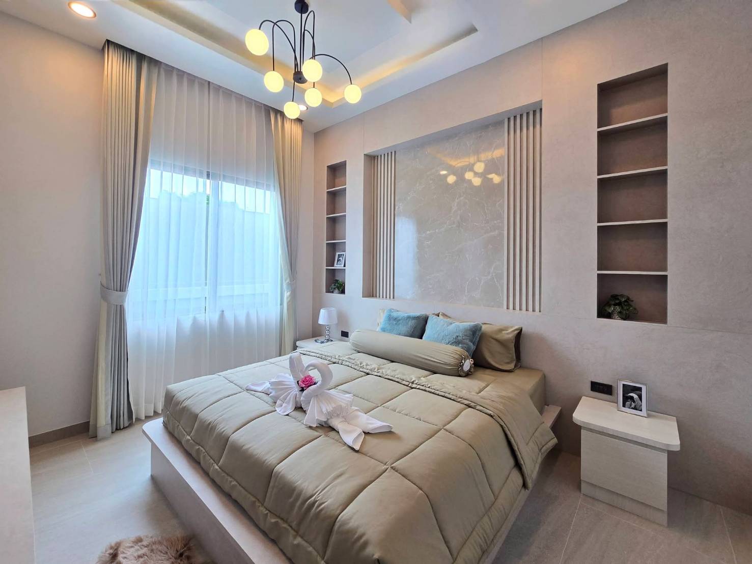 For Sale : (Pre-sale): Luxury Pool Villa @ Soi Chaipornvithi 22, Pornpraphanimit 19