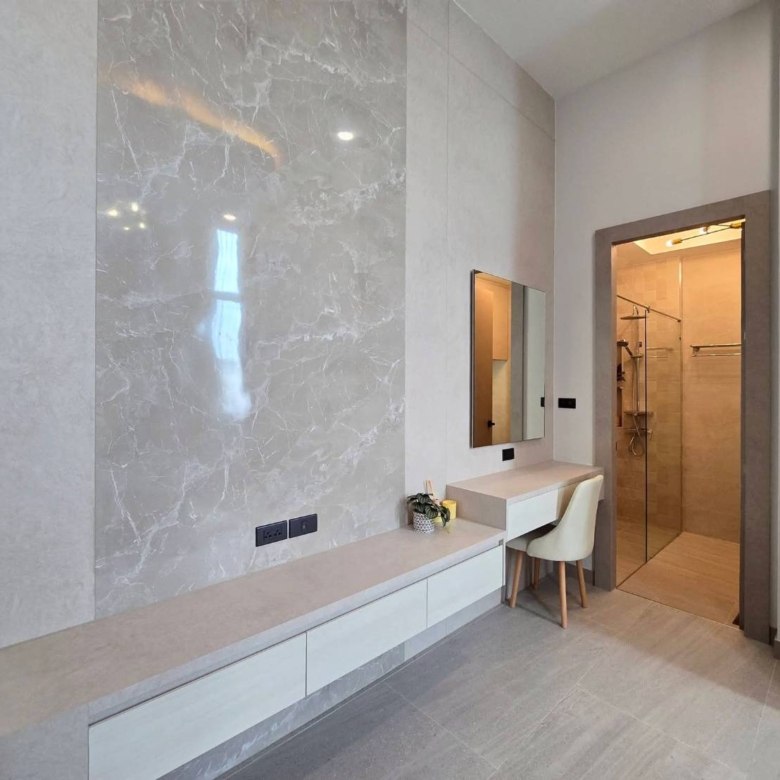 For Sale : (Pre-sale): Luxury Pool Villa @ Soi Chaipornvithi 22, Pornpraphanimit 19
