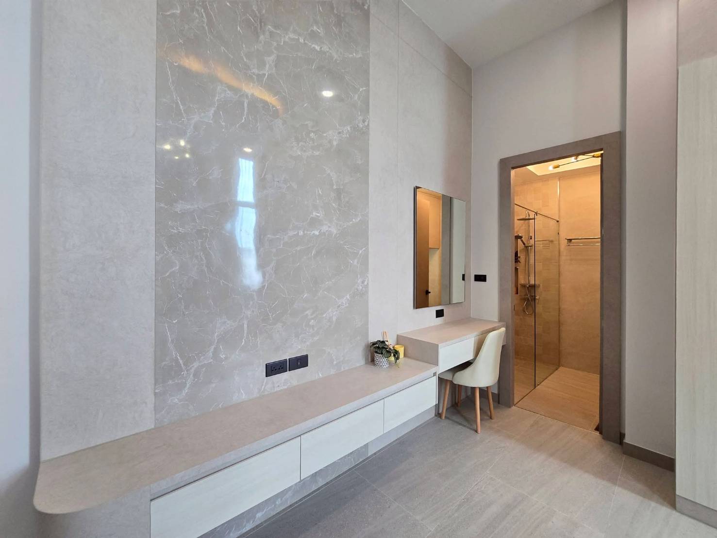 For Sale : (Pre-sale): Luxury Pool Villa @ Soi Chaipornvithi 22, Pornpraphanimit 19