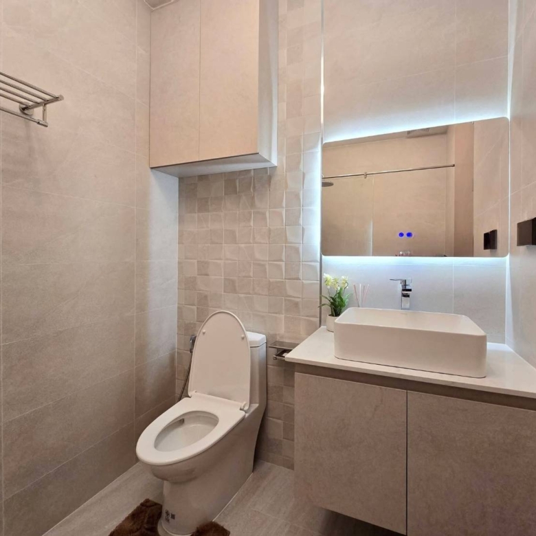 For Sale : (Pre-sale): Luxury Pool Villa @ Soi Chaipornvithi 22, Pornpraphanimit 19
