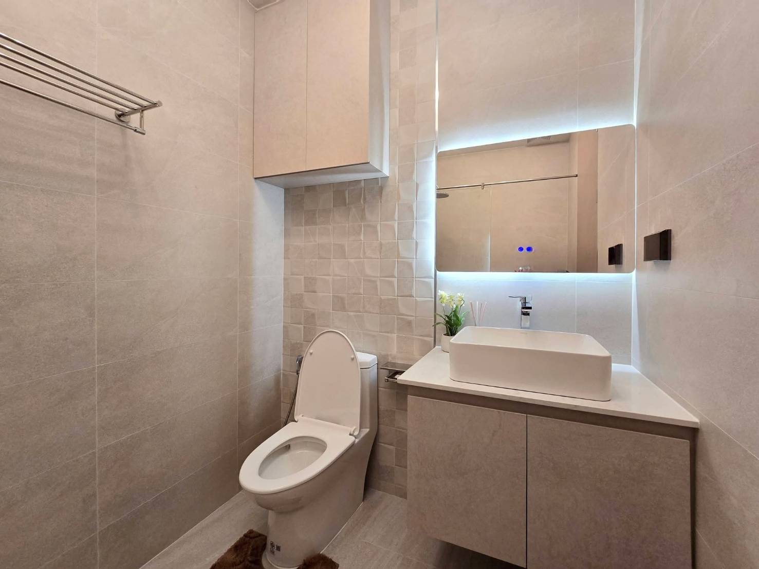 For Sale : (Pre-sale): Luxury Pool Villa @ Soi Chaipornvithi 22, Pornpraphanimit 19