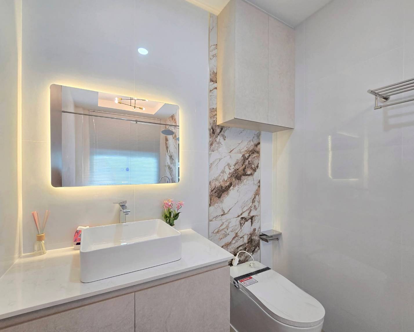 For Sale : (Pre-sale): Luxury Pool Villa @ Soi Chaipornvithi 22, Pornpraphanimit 19