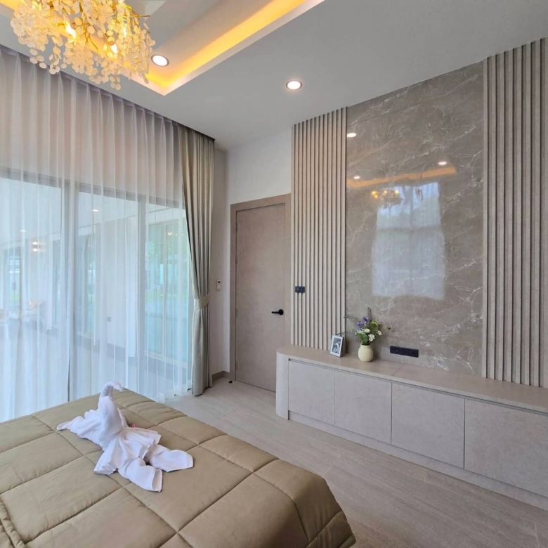 For Sale : (Pre-sale): Luxury Pool Villa @ Soi Chaipornvithi 22, Pornpraphanimit 19