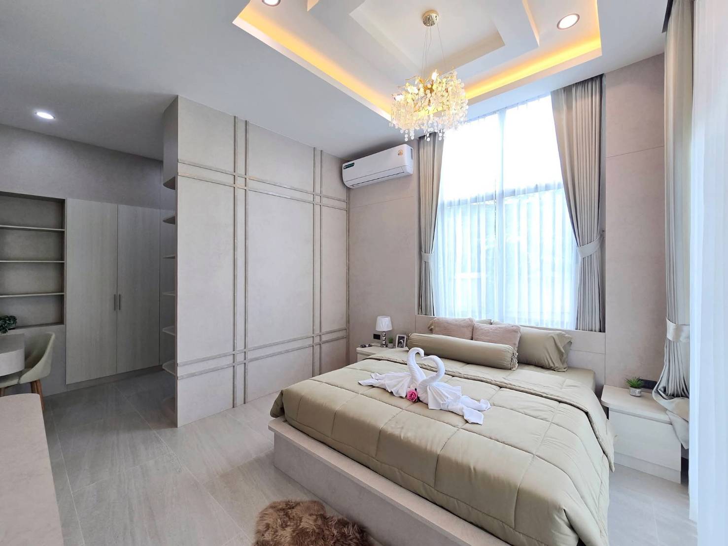 For Sale : (Pre-sale): Luxury Pool Villa @ Soi Chaipornvithi 22, Pornpraphanimit 19