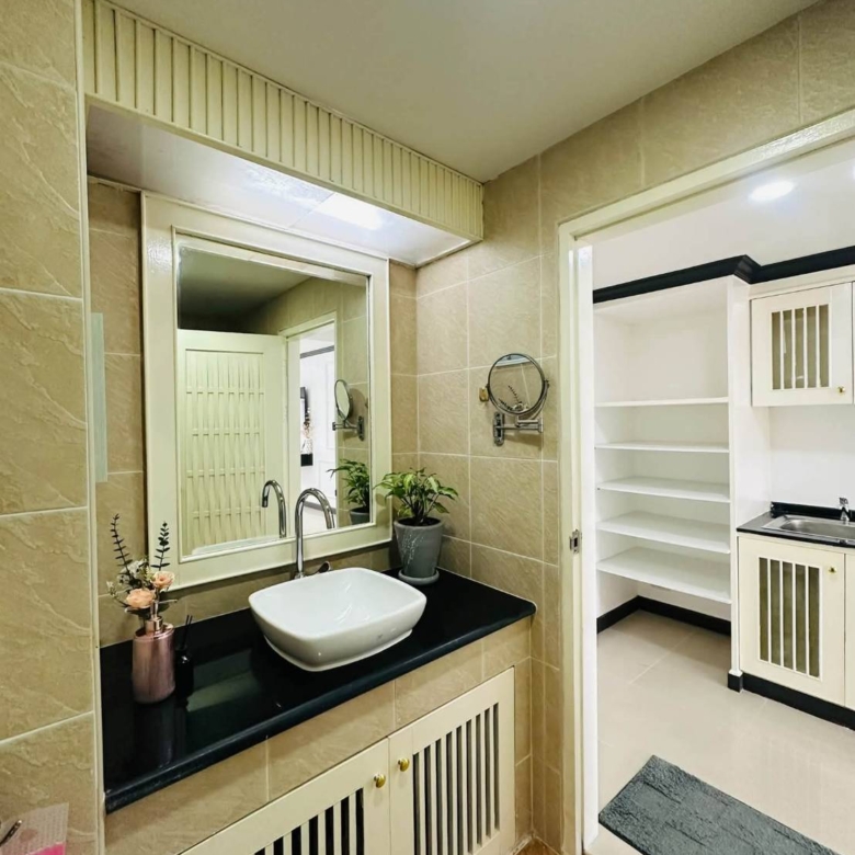 For Sale : Kiang Talay Condotel Sea view @ Pratumnak Hill