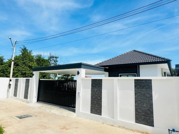 For Sale :Brand new corner pool villa @ Thung Klom-Tal Man