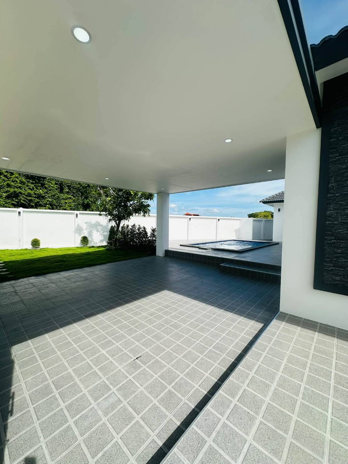 For Sale :Brand new corner pool villa @ Thung Klom-Tal Man