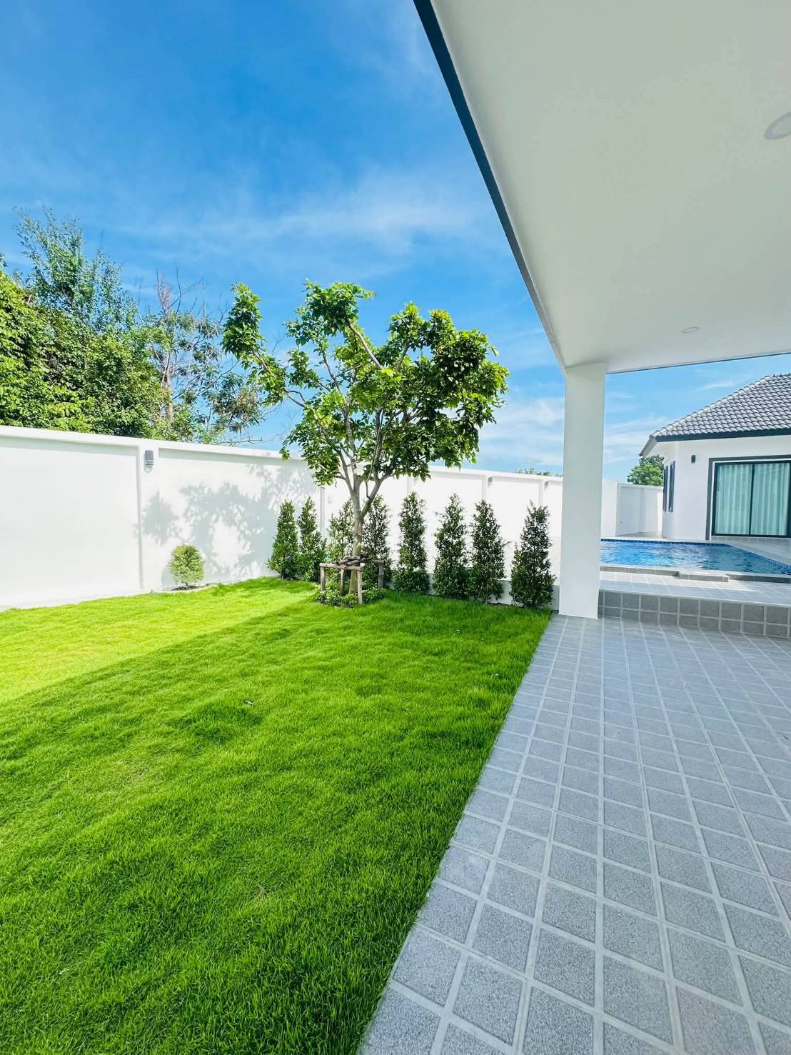 For Sale :Brand new corner pool villa @ Thung Klom-Tal Man