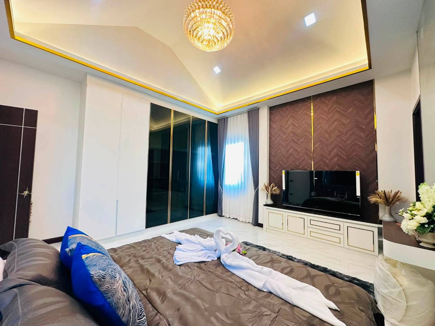 For Sale : Luxury Modern Pool Villa near Mabprachan Reservoir @ Pong – Pattaya