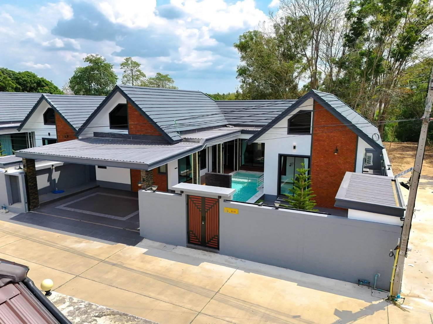 For Sale : Luxury Modern Pool Villa near Mabprachan Reservoir @ Pong – Pattaya