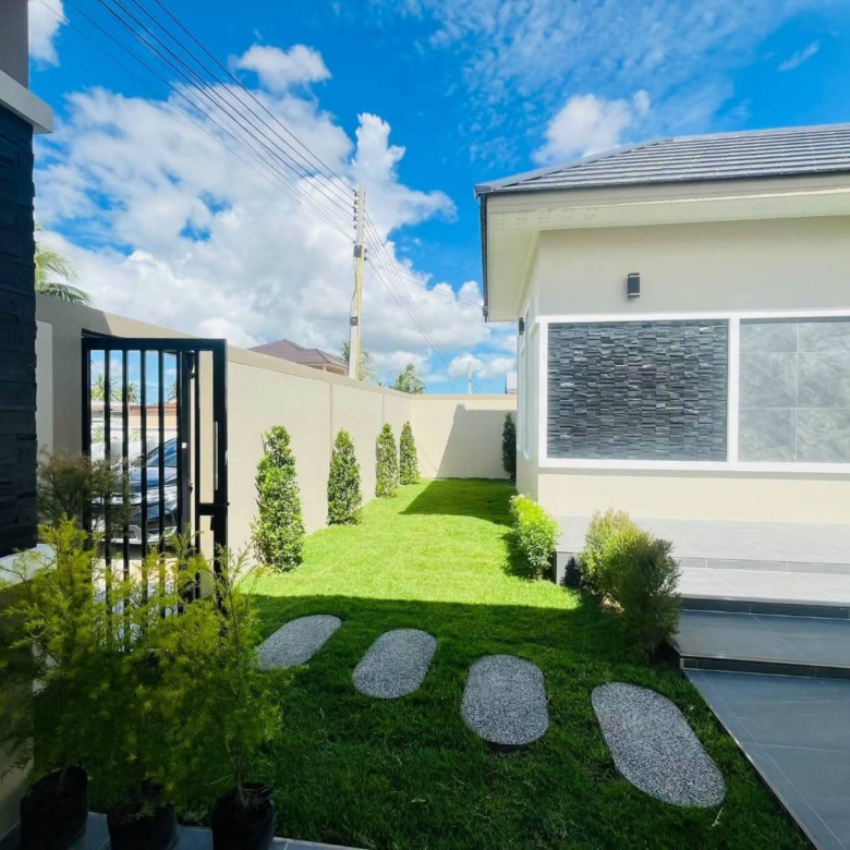 For Sale : Newly built detached house on a spacious plot @Pong – Mabprachan