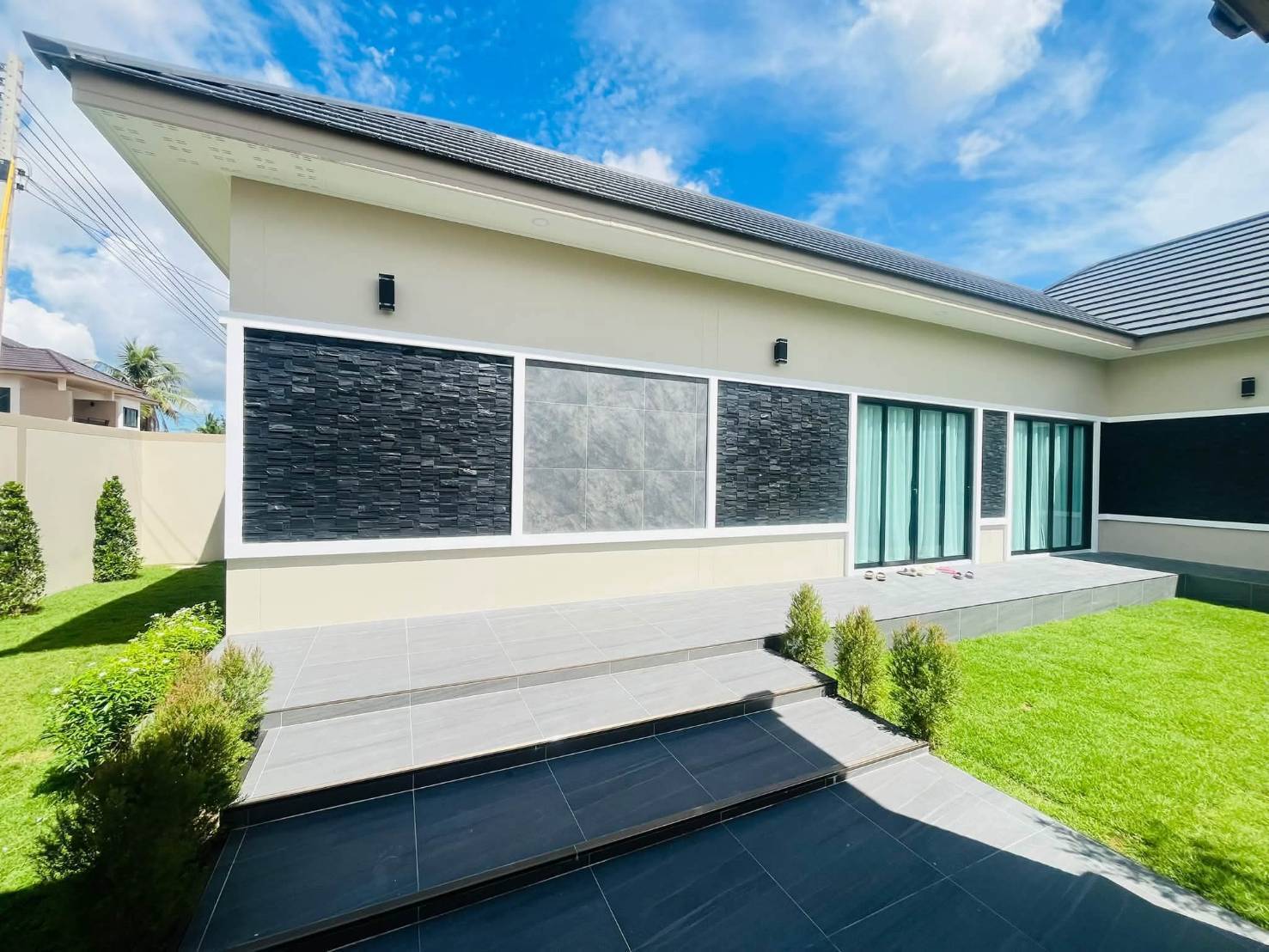 For Sale : Newly built detached house on a spacious plot @Pong – Mabprachan