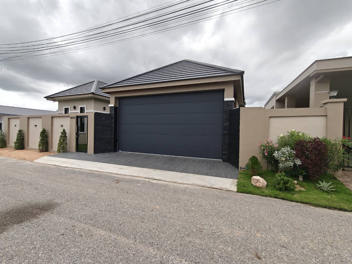 For Sale : Newly built detached house on a spacious plot @Pong – Mabprachan