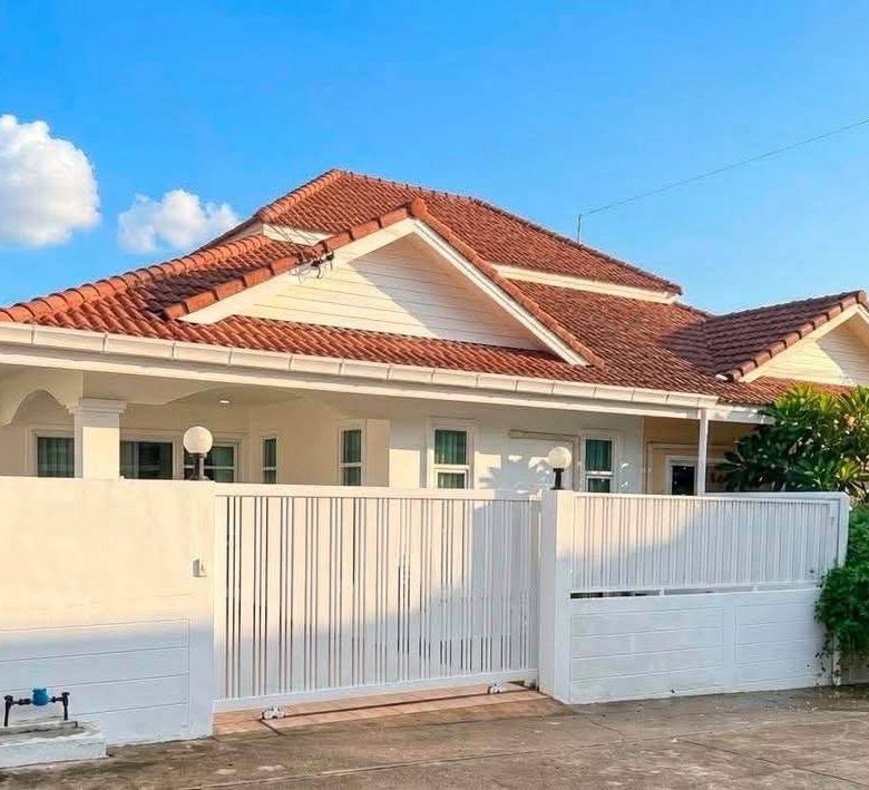 На продажу: одноэтажный отдельно стоящий дом в поселке Chokchai Home Garden 4