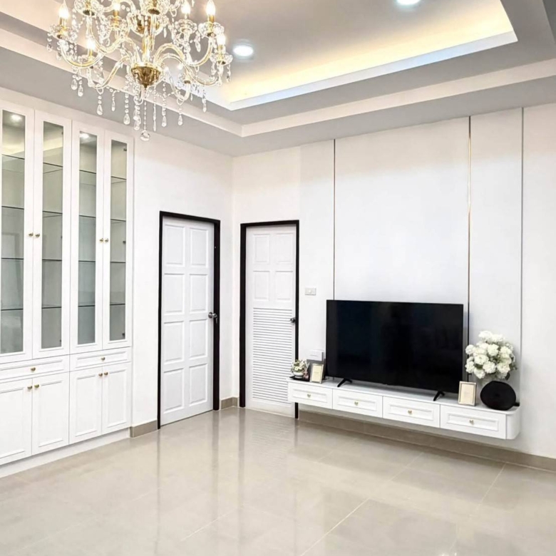 На продажу: одноэтажный отдельно стоящий дом в поселке Chokchai Home Garden 4